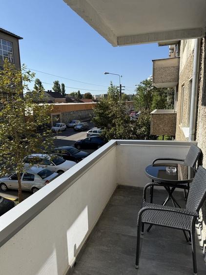 Apartament cu 3 camere decomandat în Decebal