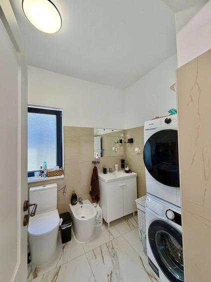 Casă cu 4 camere cu Teren 300 Mp în Sânmihaiu Român