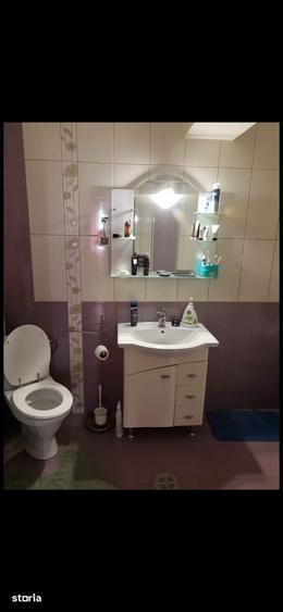 Apartament cu 3 camere decomandat în Florești