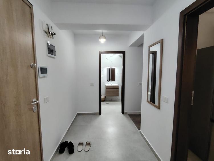 Garsonieră decomandată în Vest