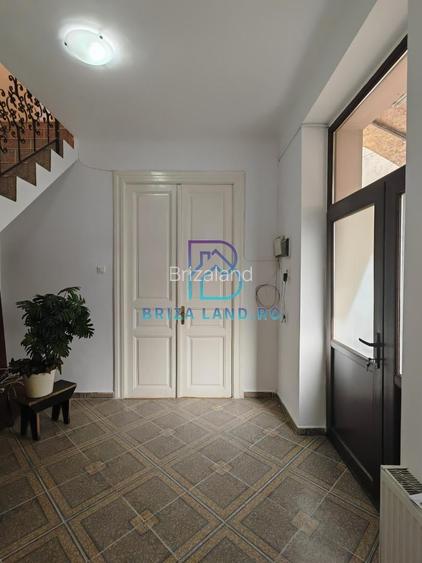 Calarasi, Hala Traian, casa stradal, Sp+P+E, sup. 207mp, teren 156mp