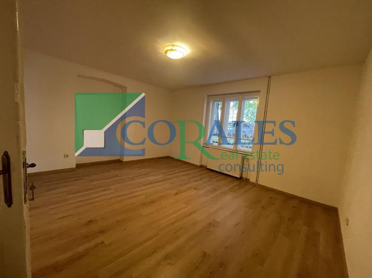 Apartament cu 5 camere semidecomandat în Elisabetin