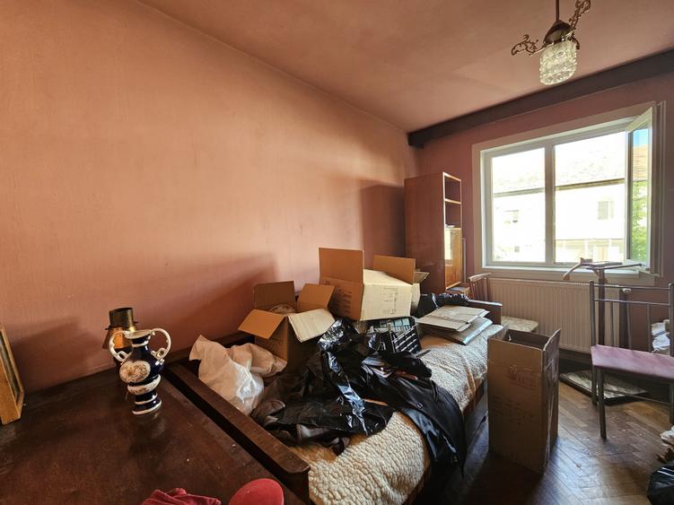 Apartament cu 4 camere decomandat, mobilat în Circumvalațiunii