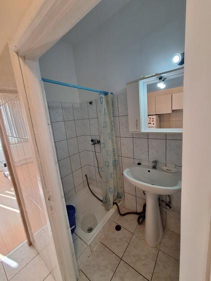 Garsonieră semidecomandată în Buziașului