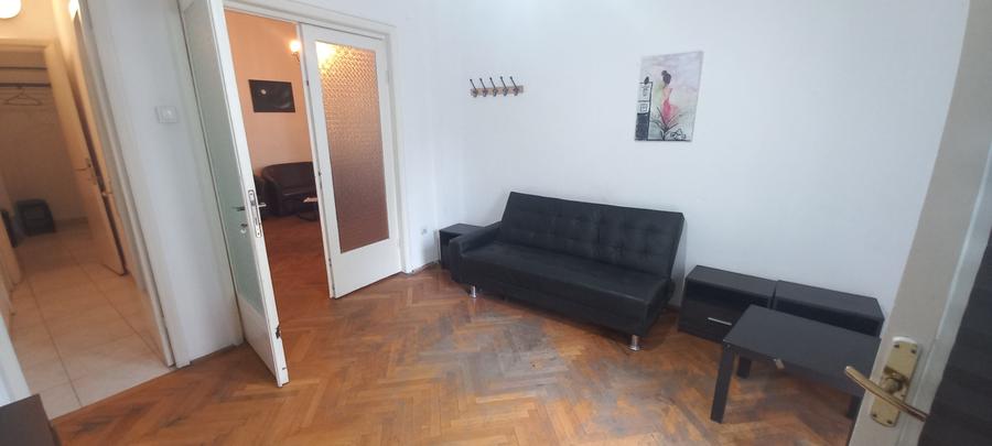 Apartament cu 3 camere decomandat în P-ța Universității
