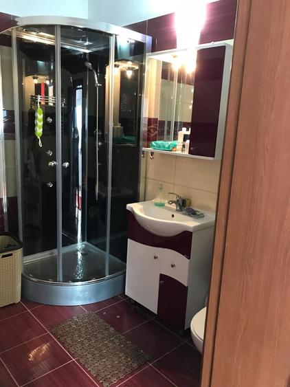 Casă individuală cu 3 camere cu Canalizare în Central