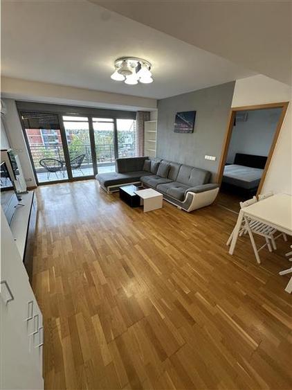 Apartament cu 2 camere semidecomandat în Băneasa