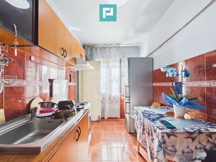 Apartament cu 2 camere decomandat, mobilat în Central