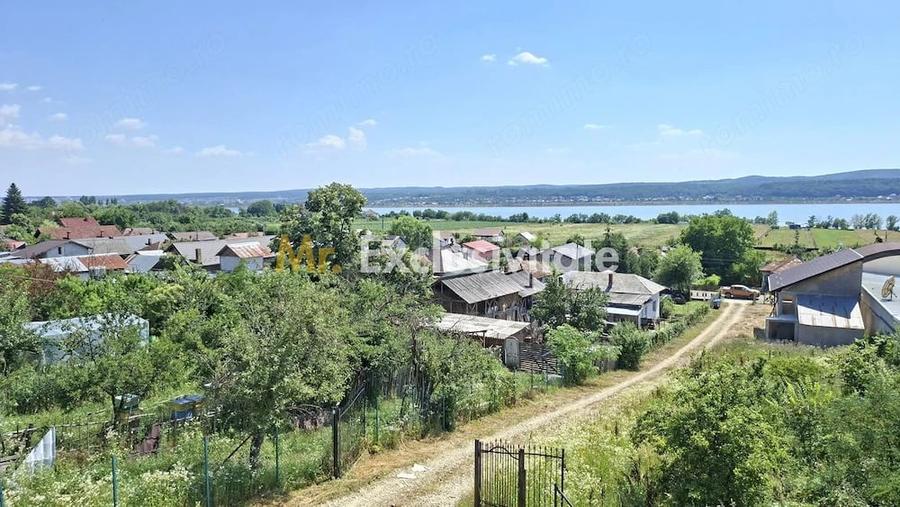 Casă cu Teren 1200 Mp în Budeasa