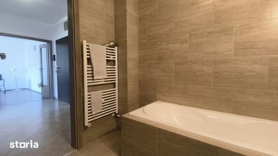 Apartament cu 4 camere decomandat în Central