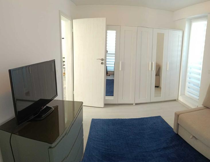 Apartament cu 3 camere semidecomandat în Jilava