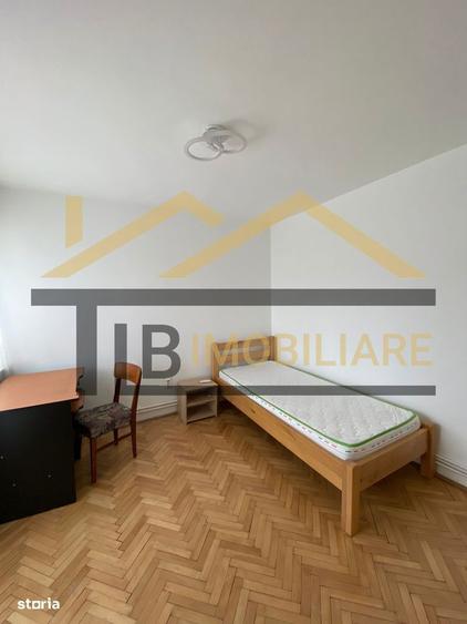 Apartament cu 3 camere semidecomandat în Central