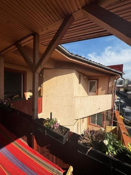 Casă individuală cu 6 camere cu Canalizare în Rahova