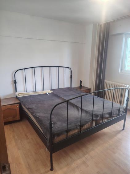 Apartament cu 3 camere decomandat, mobilat în Dristor