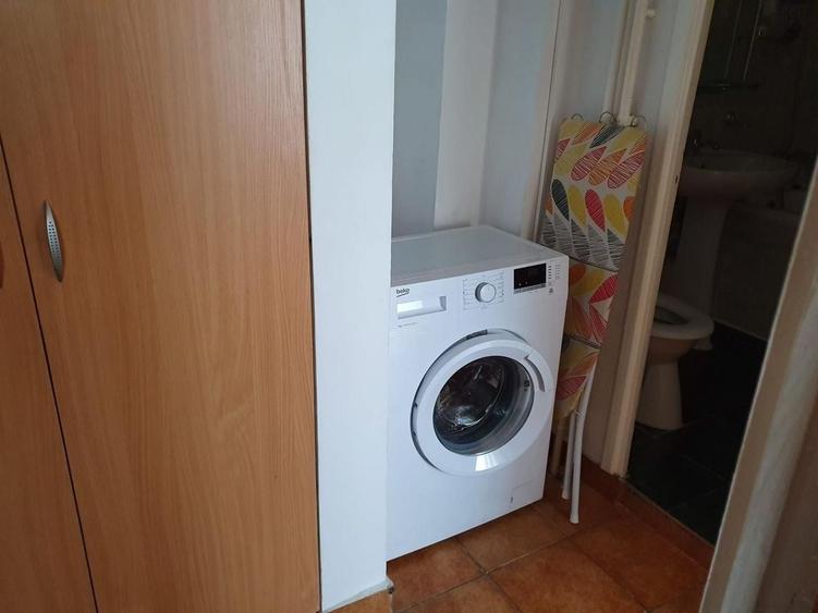 Apartament cu 3 camere decomandat, mobilat în Dristor