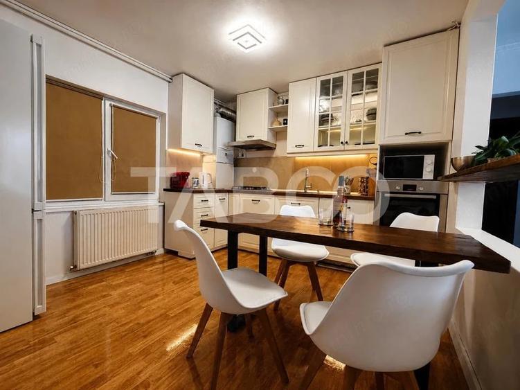 Apartament cu 4 camere semidecomandat în Între Lacuri