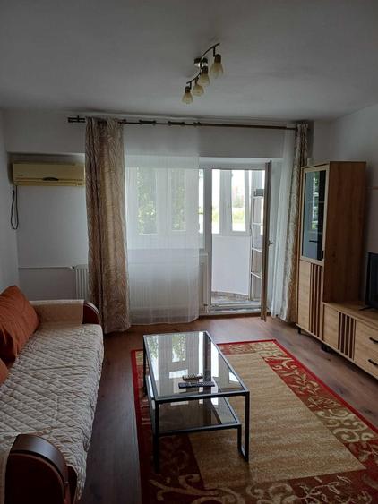 Garsonieră decomandată în Basarabia