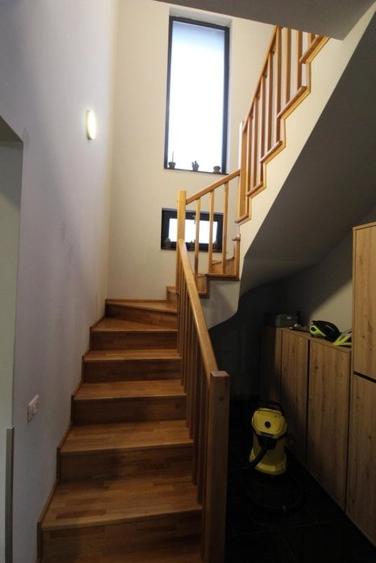 Casă cu 5 camere cu Teren 600 Mp în Corbeanca