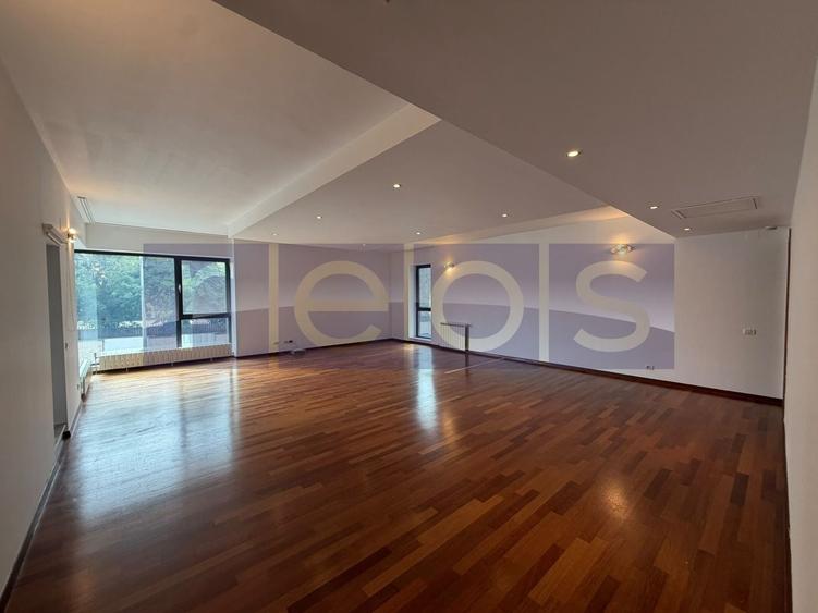 Apartament cu 3 camere, mobilat în Șoseaua Nordului