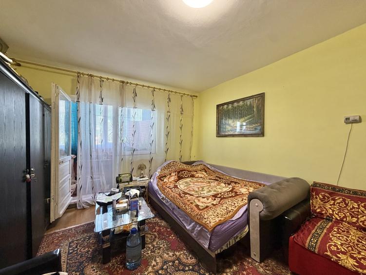 Apartament cu 2 camere semidecomandat, mobilat în Dâmbovița