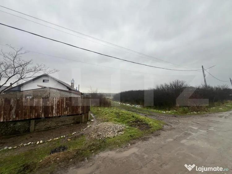 Teren intravilan, 2298 mp, strada Robanesti - 7