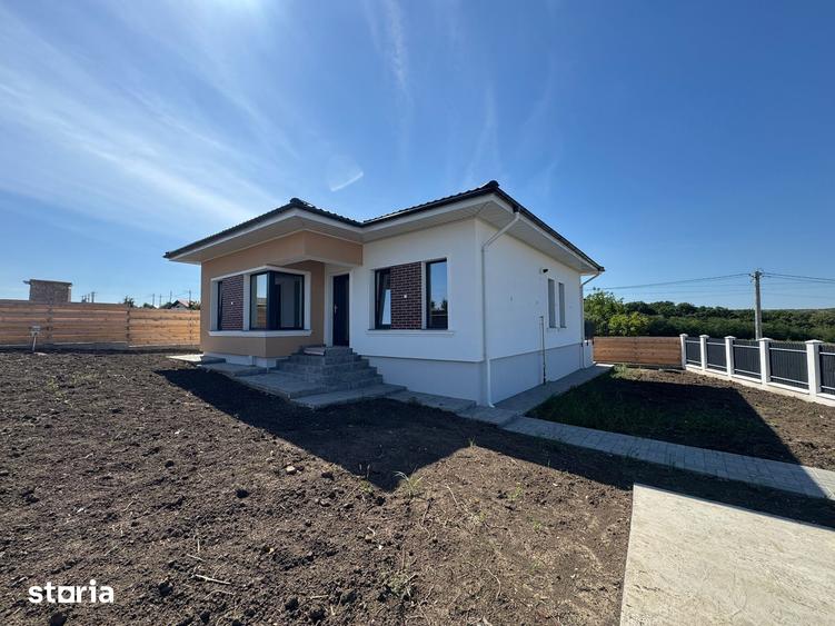 Casă cu 4 camere cu Teren 350 Mp în Miroslava
