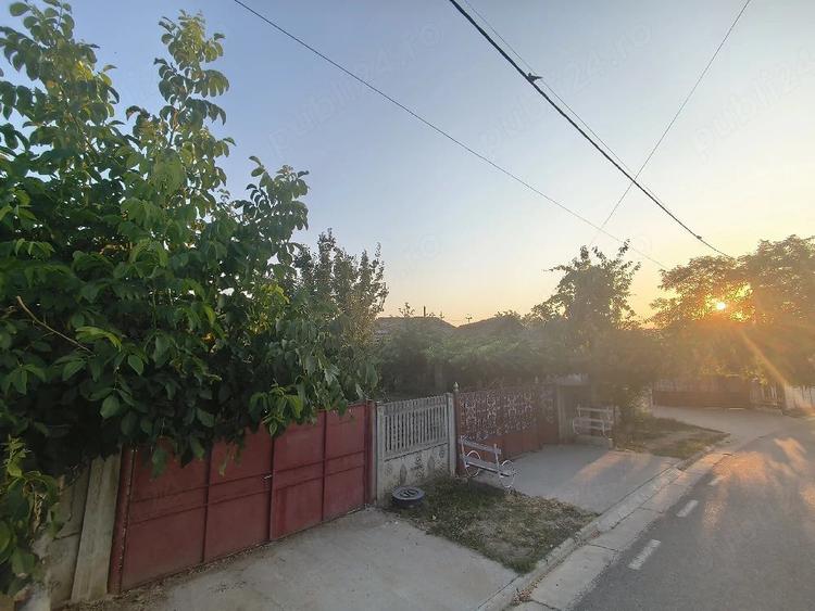 Teren de 17000 mp, în Oprișor
