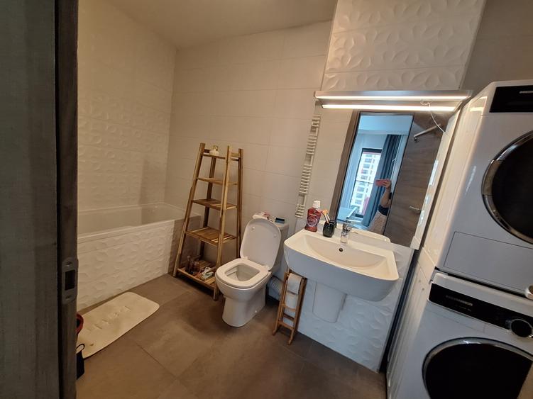 Apartament cu 4 camere în Politehnica