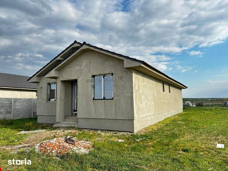 Casă cu 4 camere cu Teren 500 Mp în Sânmartin
