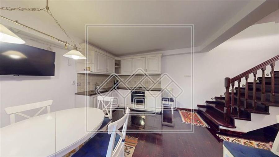 Apartament cu 3 camere decomandat în Central