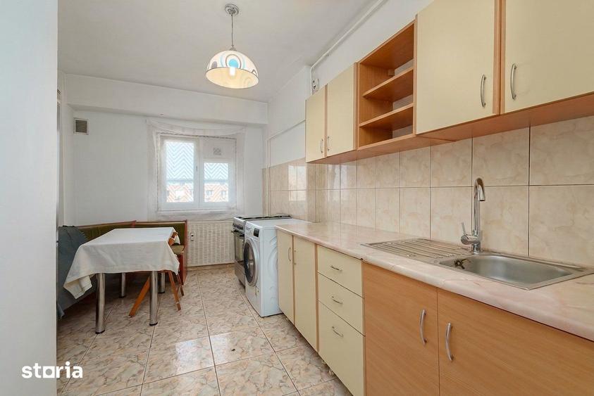Apartament cu 3 camere decomandat în Rahova
