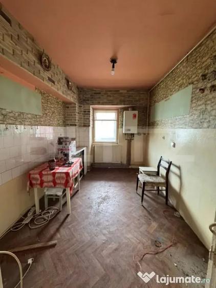 Apartament cu 3 camere decomandat în Turda