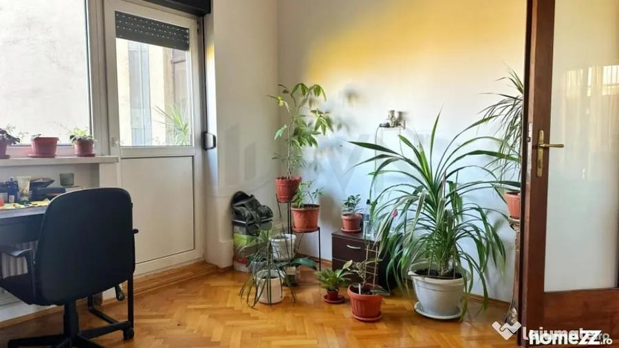 Apartament cu 3 camere decomandat în Grădina Icoanei