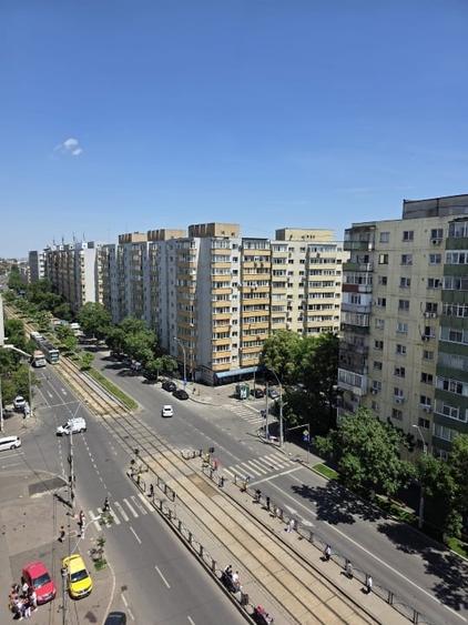 Apartament cu 4 camere decomandat în Rahova