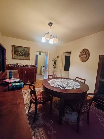 Apartament cu 4 camere decomandat, mobilat în Săsar