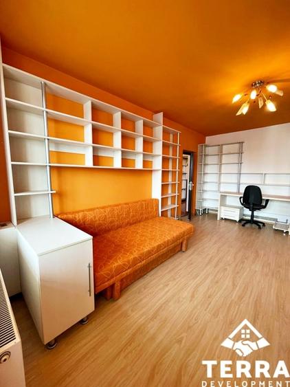 Apartament cu 4 camere, mobilat în Central