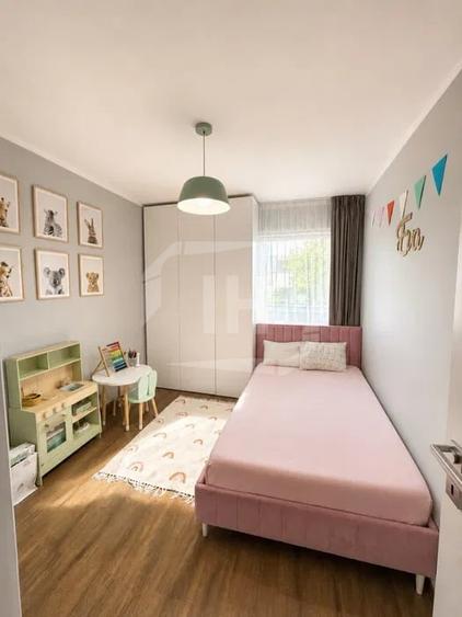 Apartament cu 3 camere semidecomandat, mobilat în Europa