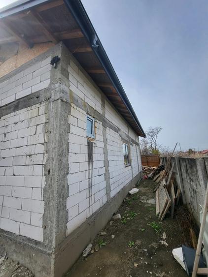 Casă individuală cu 3 camere cu Teren 355 Mp în Tunari