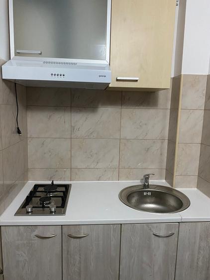 Garsonieră decomandată în CET