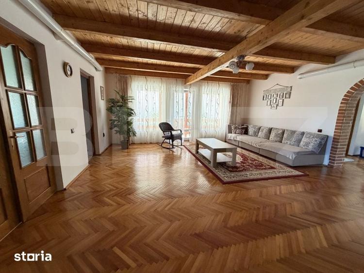 Casă cu 4 camere cu Teren 800 Mp în Central