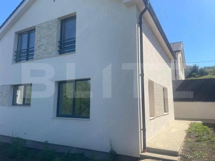 Casă cu 4 camere cu Teren 238 Mp în Dezmir