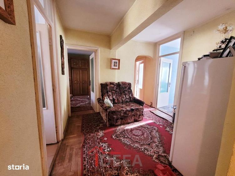 Apartament cu 4 camere decomandat în Central