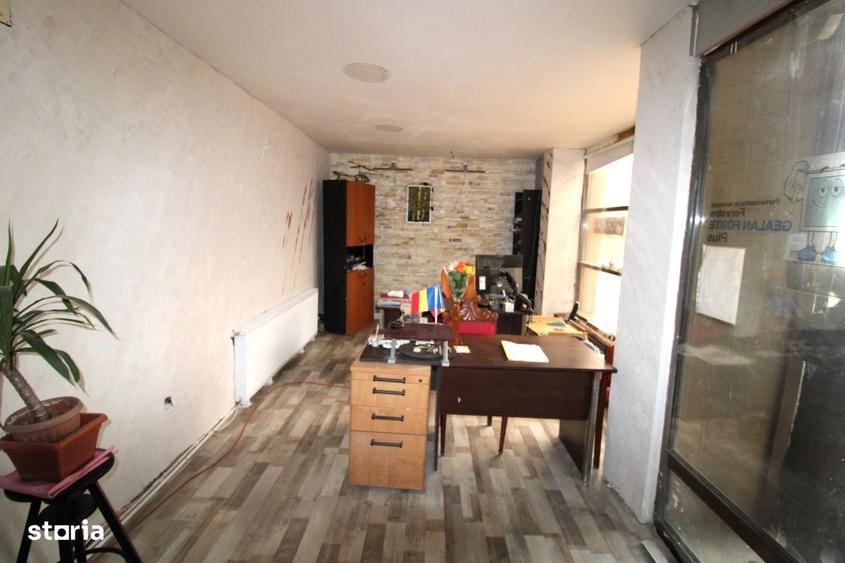 Spațiu comercial, de 23 mp, în Micro 16