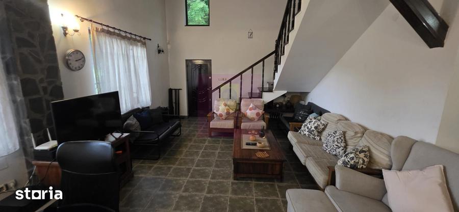 Casă cu 5 camere cu Teren 500 Mp în Central