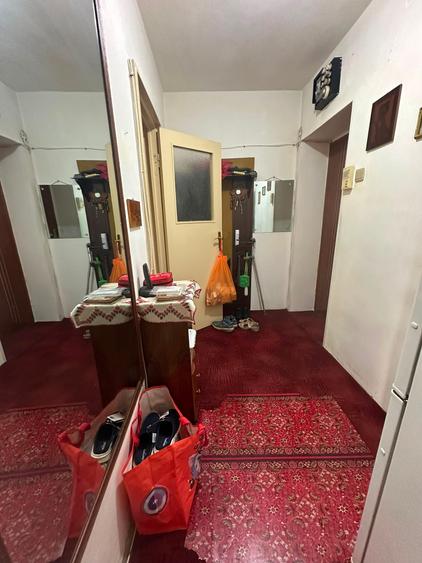 Apartament cu 2 camere semidecomandat în Calea București