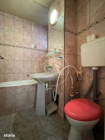 Apartament cu 3 camere decomandat în Nufărul