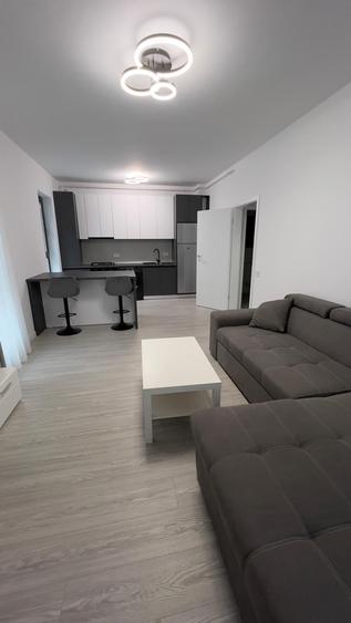 Apartament cu 2 camere semidecomandat, mobilat în Lujerului