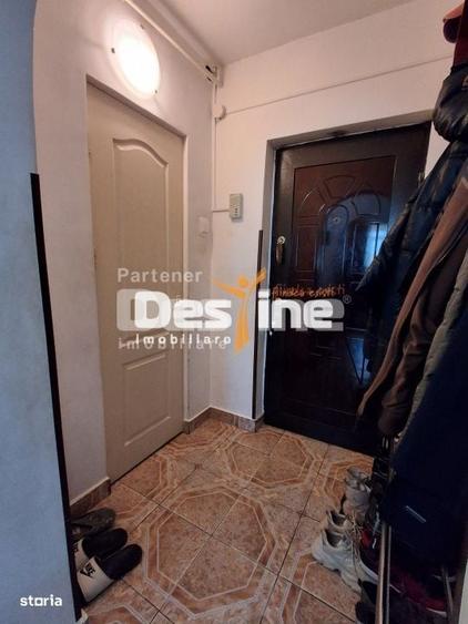 Apartament cu 3 camere semidecomandat în Alexandru cel Bun