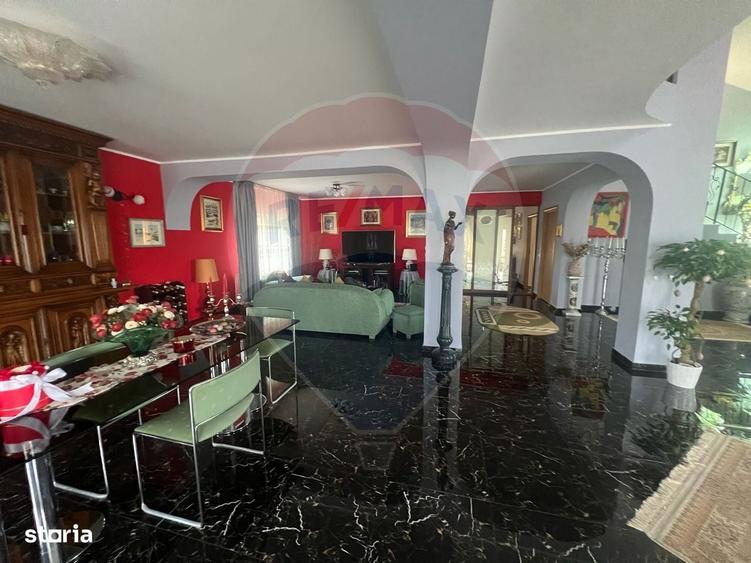 Casă cu 4 camere cu Teren 983 Mp în Garoafa
