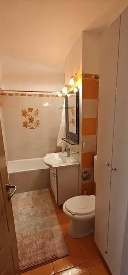 Apartament cu 4 camere decomandat, mobilat în Nicolina